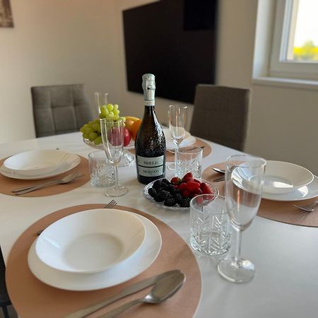 Byt Apartman 74M2 Vyhled Klid Priroda Praag Buitenkant foto