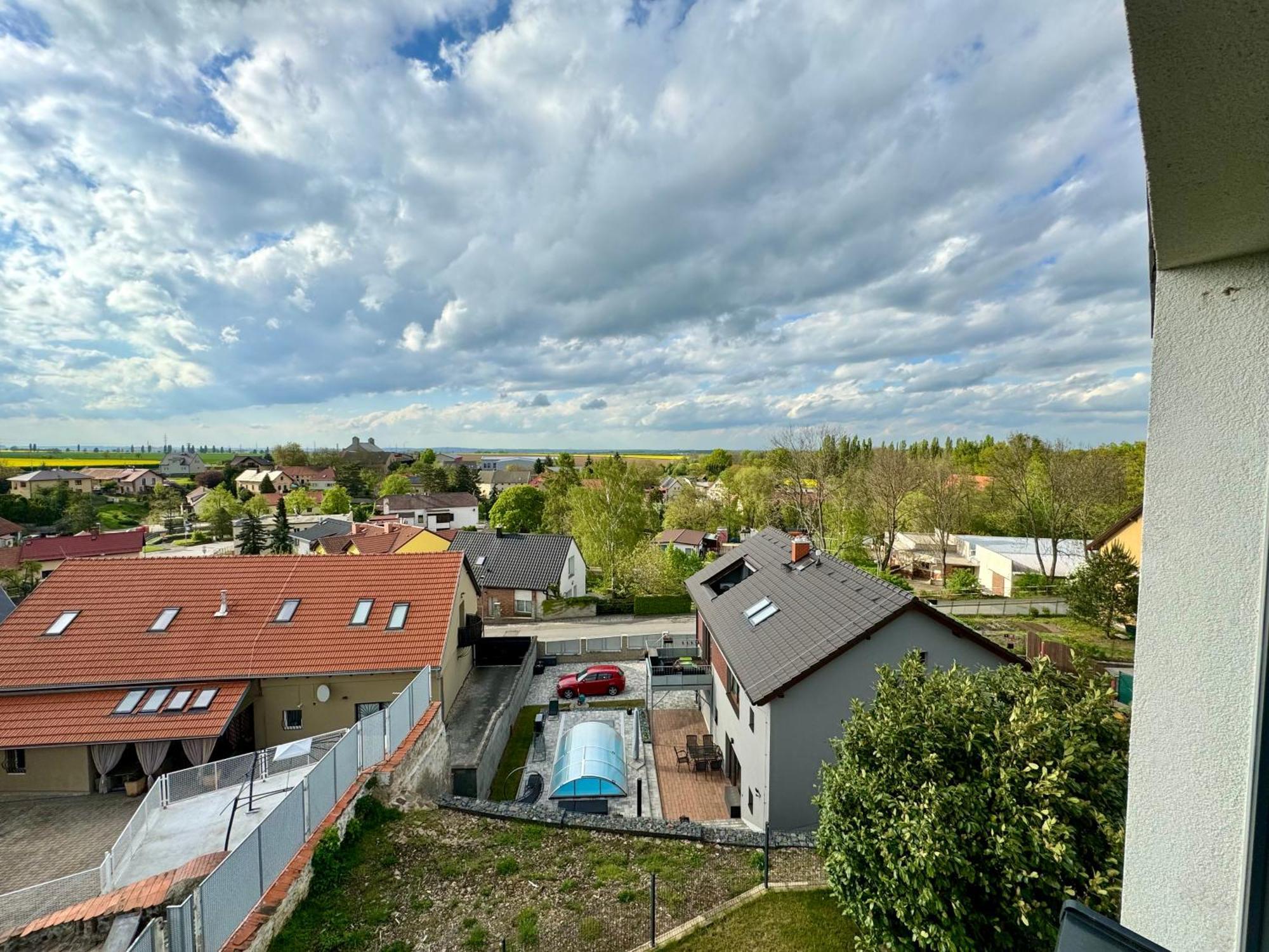 Byt Apartman 74M2 Vyhled Klid Priroda Praag Buitenkant foto