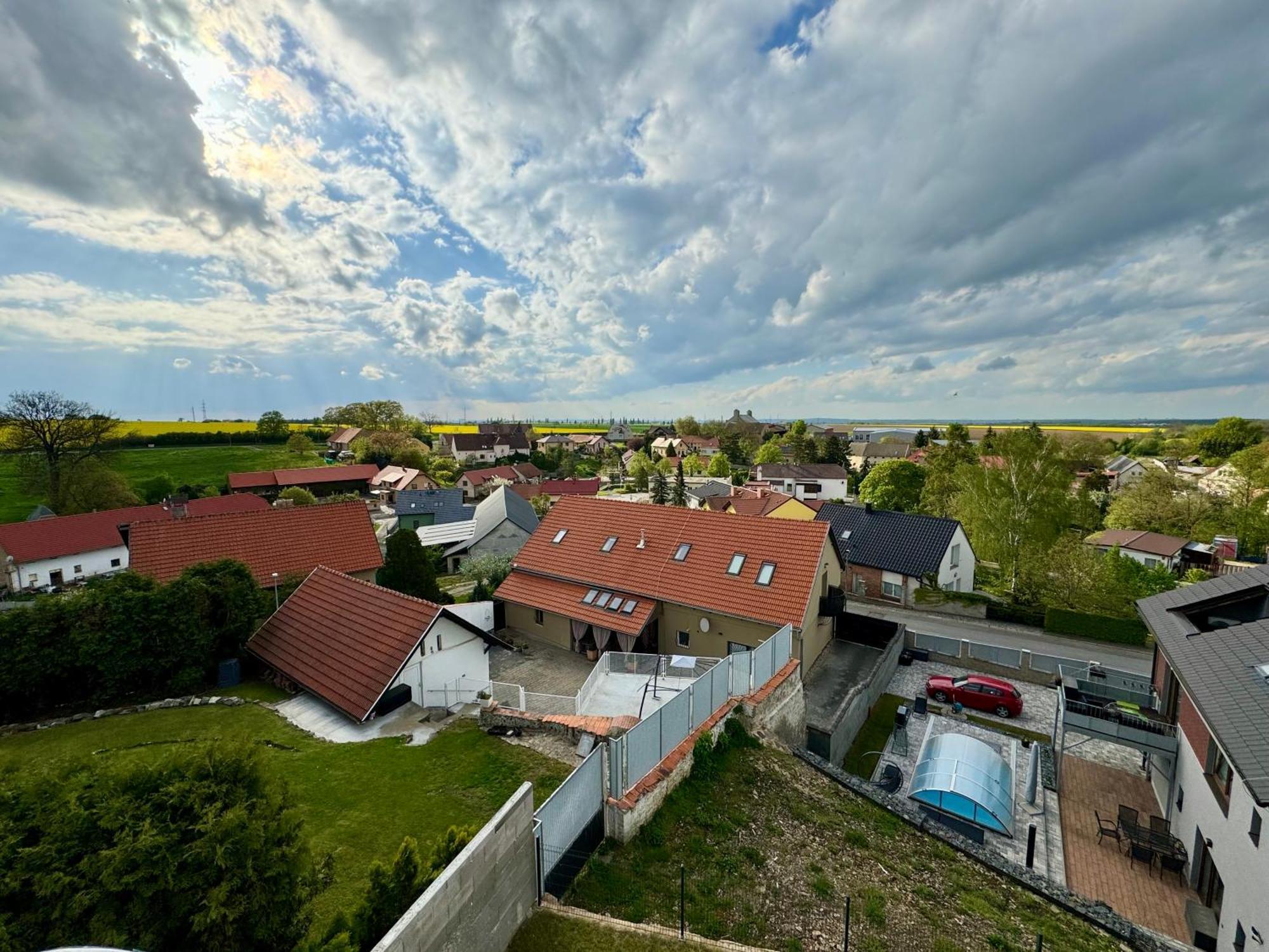 Byt Apartman 74M2 Vyhled Klid Priroda Praag Buitenkant foto