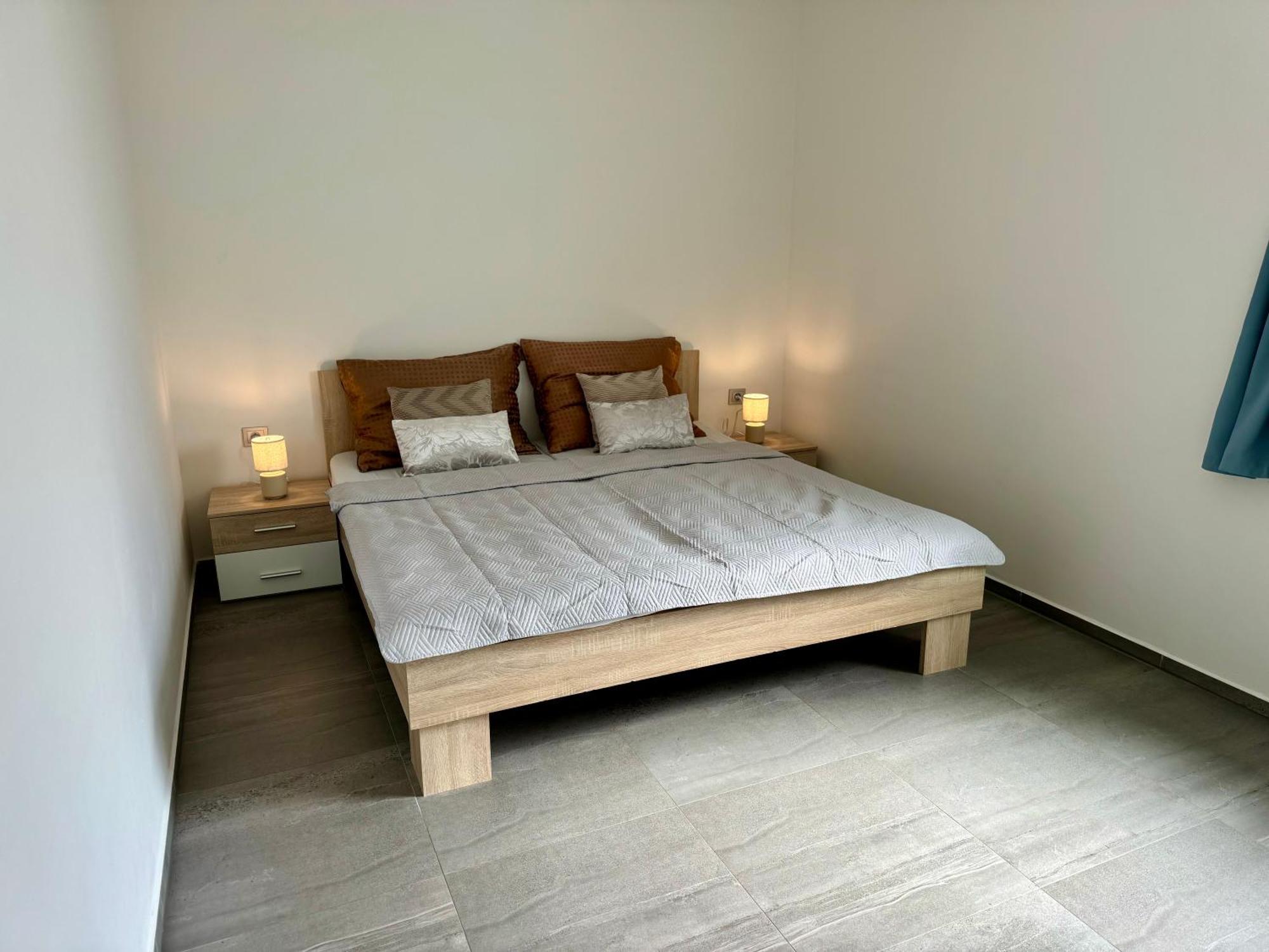 Byt Apartman 74M2 Vyhled Klid Priroda Praag Buitenkant foto